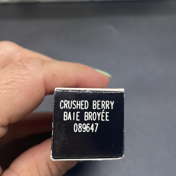 NEW MARY KAY GEL SEMI-MATTE LIPSTICK,  CRUSHED BERRY / BAIE BROYEE - Picture 2 of 4